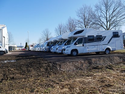 Caravan dealer - Verkauf Reisemobil Aufbautyp: Kastenwagen - Germany - Freizeitfahrzeuge-Teichmann