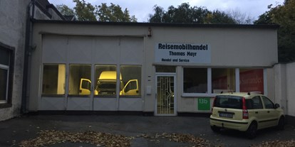 Wohnwagenhändler - am Wochenende erreichbar - Ruhrgebiet - In Unserer Halle in Wuppertal bieten unseren Kunden den kompletten Service rund ums Reisemobil an. - Reisemobilhandel Thomas Mayr