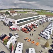 RV dealer - Unser Gelände mit der Ausstellung - Camping-Center Vöpel GmbH