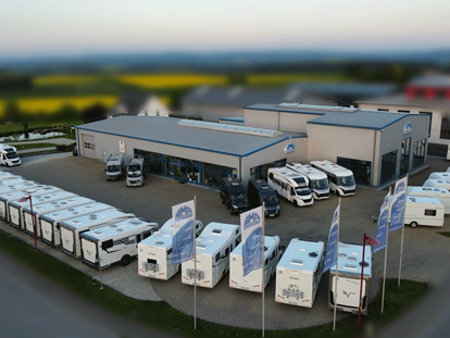 Caravan dealer - Verkauf Reisemobil Aufbautyp: Kastenwagen - Germany - Ausstellungshalle mit Werkstatt und Freigelände - AMB Reisemobile GmbH