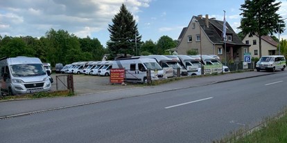 Caravan dealer - Saxony - Wohnmobilcenter Sachsen in Bernsdorf. Hoyerswerdaer Str. 30 (an der B97)
02994 Bernsdorf / Oberlausitz - Wohnmobilcenter Sachsen GmbH 