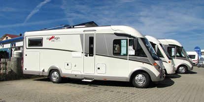 Wohnwagenhändler - Vermietung Reisemobil - ganzes Betriebsgelände befestigt - Bayern Camper