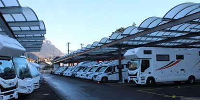 Wohnwagenhändler - Verkauf Reisemobil Aufbautyp: Integriert - Schweiz - Top Camp AG