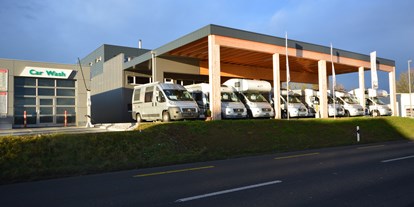 Caravan dealer - Switzerland - Wohnmobil Ausstellung unter Dach - wettersicher!
Abstellplätze gedeckt - WoMo Vermietung GmbH