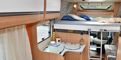 Caravan dealer - Verkauf Reisemobil Aufbautyp: Spezialfahrzeuge - Switzerland - Hubbett OrangeCamp - WoMo Vermietung GmbH