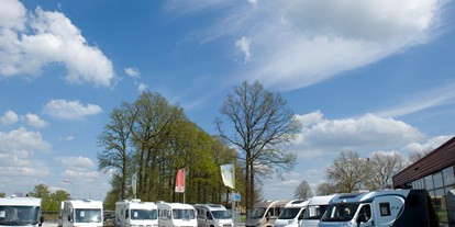 Wohnwagenhändler - Markenvertretung: Bürstner - Niederlande - Beschreibungstext für das Bild - Gelderse Caravan Centrale BV