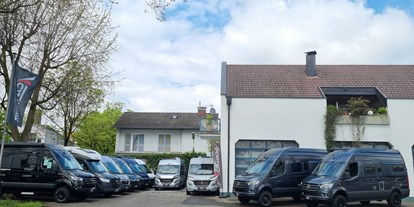Wohnwagenhändler - Verkauf Reisemobil Aufbautyp: Teilintegriert - Region Bodensee - CARBOR Bodensee GmbH