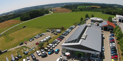 Wohnwagenhändler - Markenvertretung: LMC - Ein Teil unseres Geländes aus der Luft - Autohaus Zander - Reisemobile Niederbayern