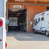 RV dealer - Werkstattplatz 1+ 2 - Caravan Service Stehmeier - CARAVAN SERVICE Stehmeier
