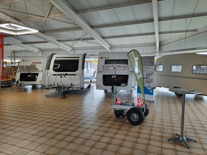 Caravan dealer - Campingshop - Germany - Ausstellunghalle - Wohnwagenzentrum