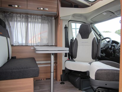 Caravan dealer - Aufbauart: Teilintegriert - Caravan Daalmann GmbH Weinsberg CaraCompact 600 MEG PEPPER