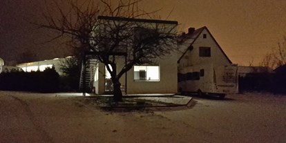 Wohnwagenhändler - Sachsen - Der Empfang im Schnee  - CarWo-World