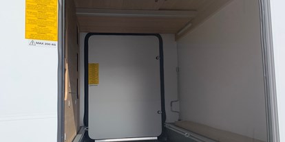 Caravan dealer - Kühlschrank - Wohnmobile Röder ADRIA Coral XL 660 SL