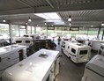 Wohnmobilhändler: Verkaufraum - Südsee-Caravans, G. und P. Thiele OHG