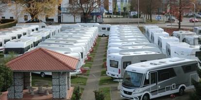 Wohnwagenhändler - Verkauf Reisemobil Aufbautyp: Teilintegriert - Region Schwaben - Caravan-Center Owandner