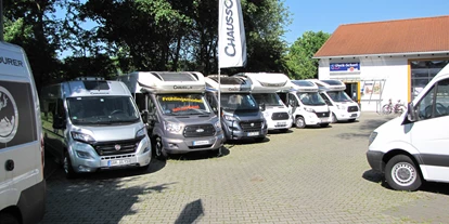 Caravan dealer - Verkauf Reisemobil Aufbautyp: Kastenwagen - große Auswahl an Fahrzeugen - neu und gebraucht - Dyck-Scharl Caravaning