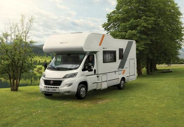Wohnwagenhändler - Heroldstatt - Wohnmobil mieten - Alkoven Sun Living bei AlbCamper.de - AlbCamper Wohnmobilvermietung, Wohnmobil mieten