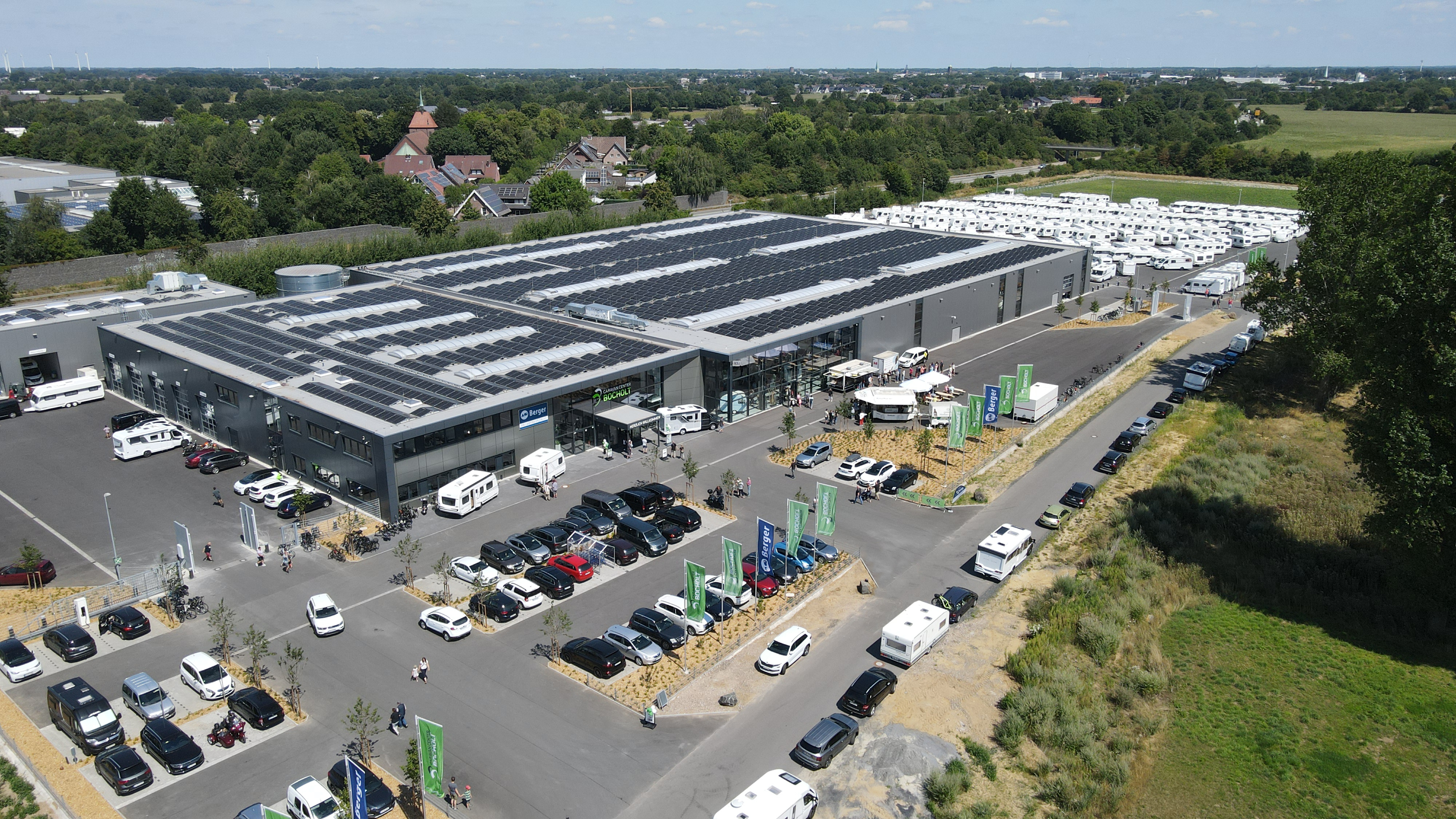 Wohnmobilhändler - Luftbild Vertriebscenter - Caravan Center Bocholt