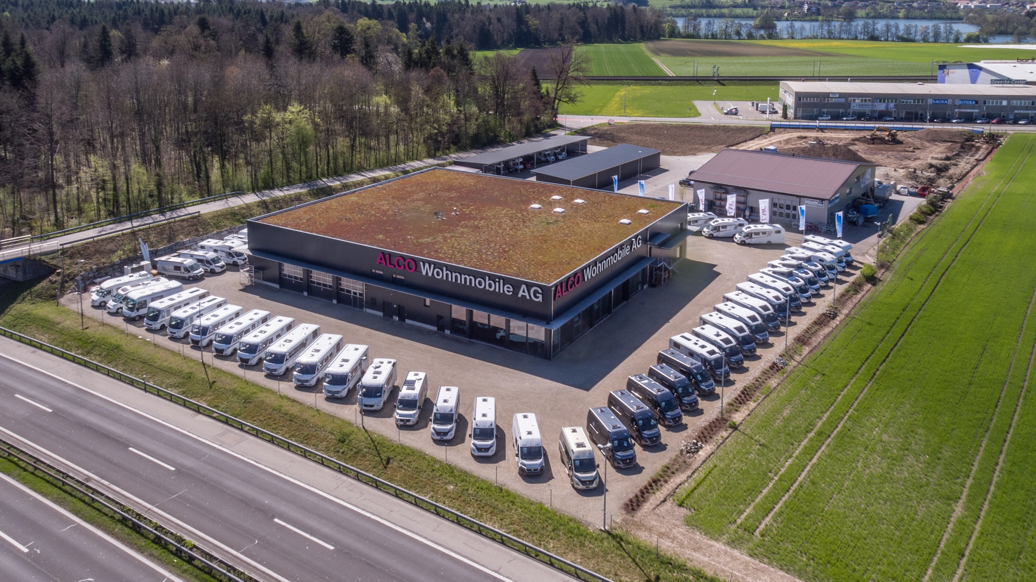 Wohnmobilhändler - 10`000m² Grosser Ausstellungsplatz - Alco Wohnmobile AG