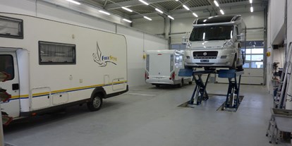 Caravan dealer - Verkauf Reisemobil Aufbautyp: Kastenwagen - Switzerland - Moderne Werkstatt - Alco Wohnmobile AG