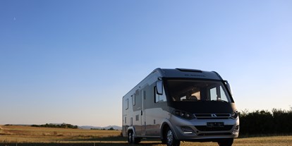 Caravan dealer - Verkauf Reisemobil Aufbautyp: Alkoven - Rheinhessen - Nitzsche GmbH