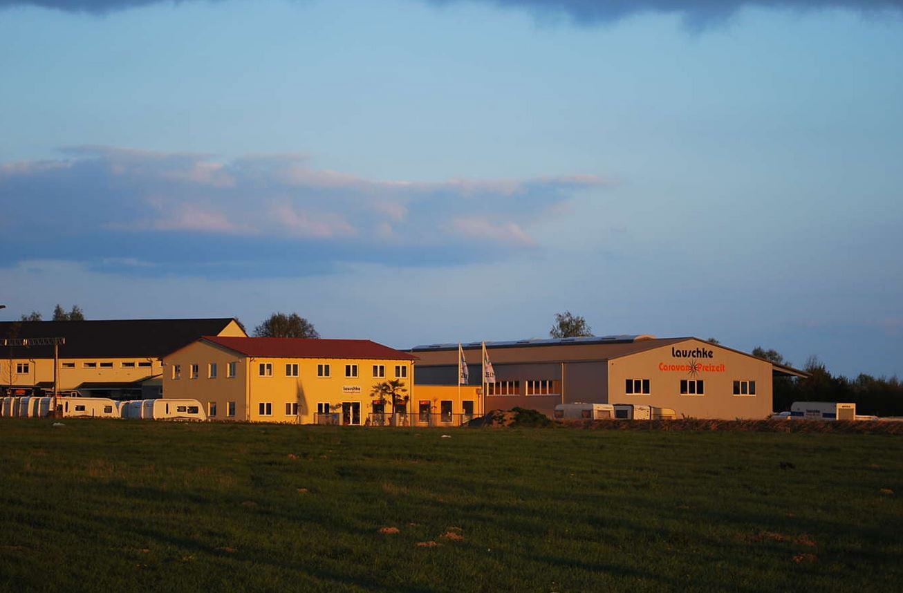 Wohnmobilhändler - Homepage http://www.wohnwageninfo.de - Lauschke Caravan und Freizeit e.K.