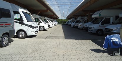 Caravan dealer - Vermietung Reisemobil - überdachte Ausstellung - Bayern Camper
