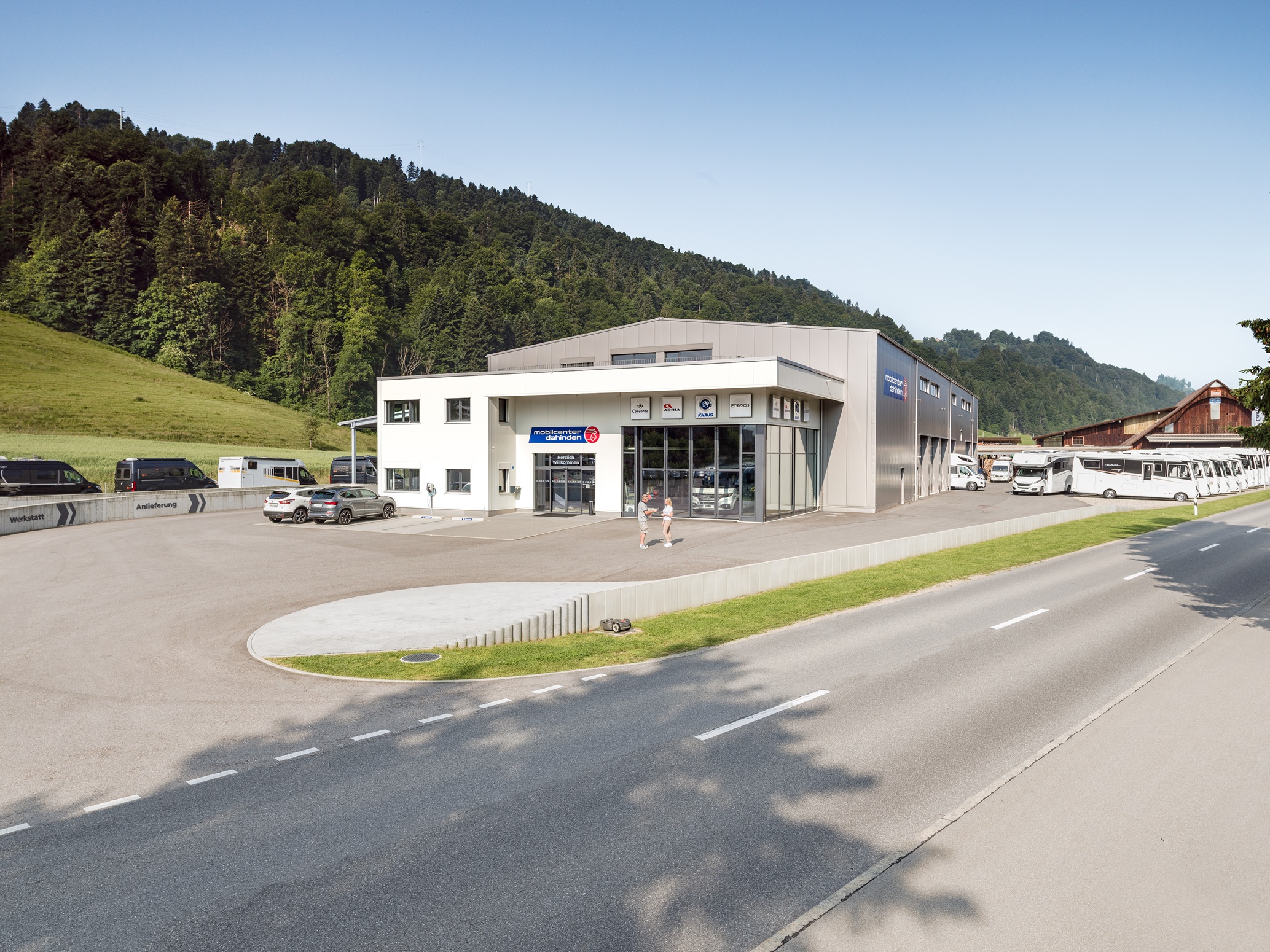 Wohnmobilhändler - mobil center dahinden