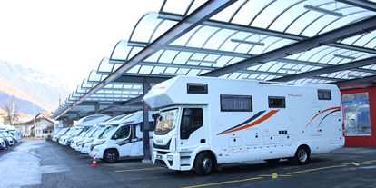 Caravan dealer - Verkauf Reisemobil Aufbautyp: Kastenwagen - Switzerland - Top Camp AG