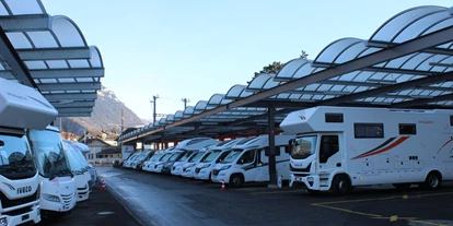 Caravan dealer - Verkauf Reisemobil Aufbautyp: Kastenwagen - Top Camp AG