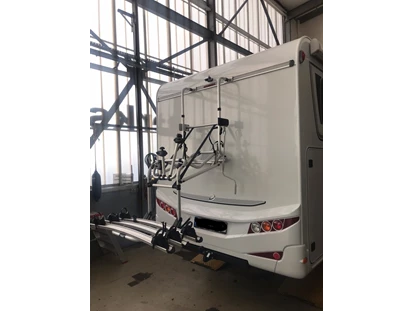 Caravan dealer - Gasprüfung - Thuringia - Nachrüstung eines teleskopierbaren Fahrradträger für bis zu 3 Bikes, extrem komfortabel, bei uns bekommen Sie Ihn und wir bauen alles fix und fertig an. - VAN - STORE GOLDSCHMITT PREMIUMPARTNER