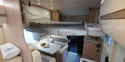 Caravan dealer - Servicepartner: AL-KO - Germany - Durch das Hubbett bekommt man weitere Schlafplätz ohne umbauen zu müssen - Wohnmobile Röder