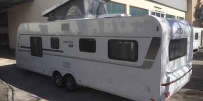 Caravan dealer - Verkauf Reisemobil Aufbautyp: Spezialfahrzeuge - Carinthia - LMC Markenhändler - Caravan Schurian
