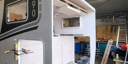 Caravan dealer - Verkauf Reisemobil Aufbautyp: Kleinbus - Saxony - Heckschaden , die Bodenplatte ist schon mal wieder gerade - CarWo