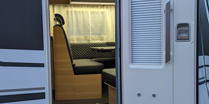 Wohnwagenhändler - Campingsstühle - Wohnmobile Röder ADRIA Matrix Axess