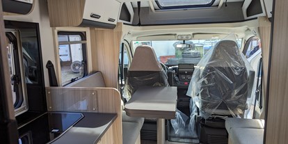Caravan dealer - Nasszelle - Wohnmobile Röder SUN LIVING S 72 DL