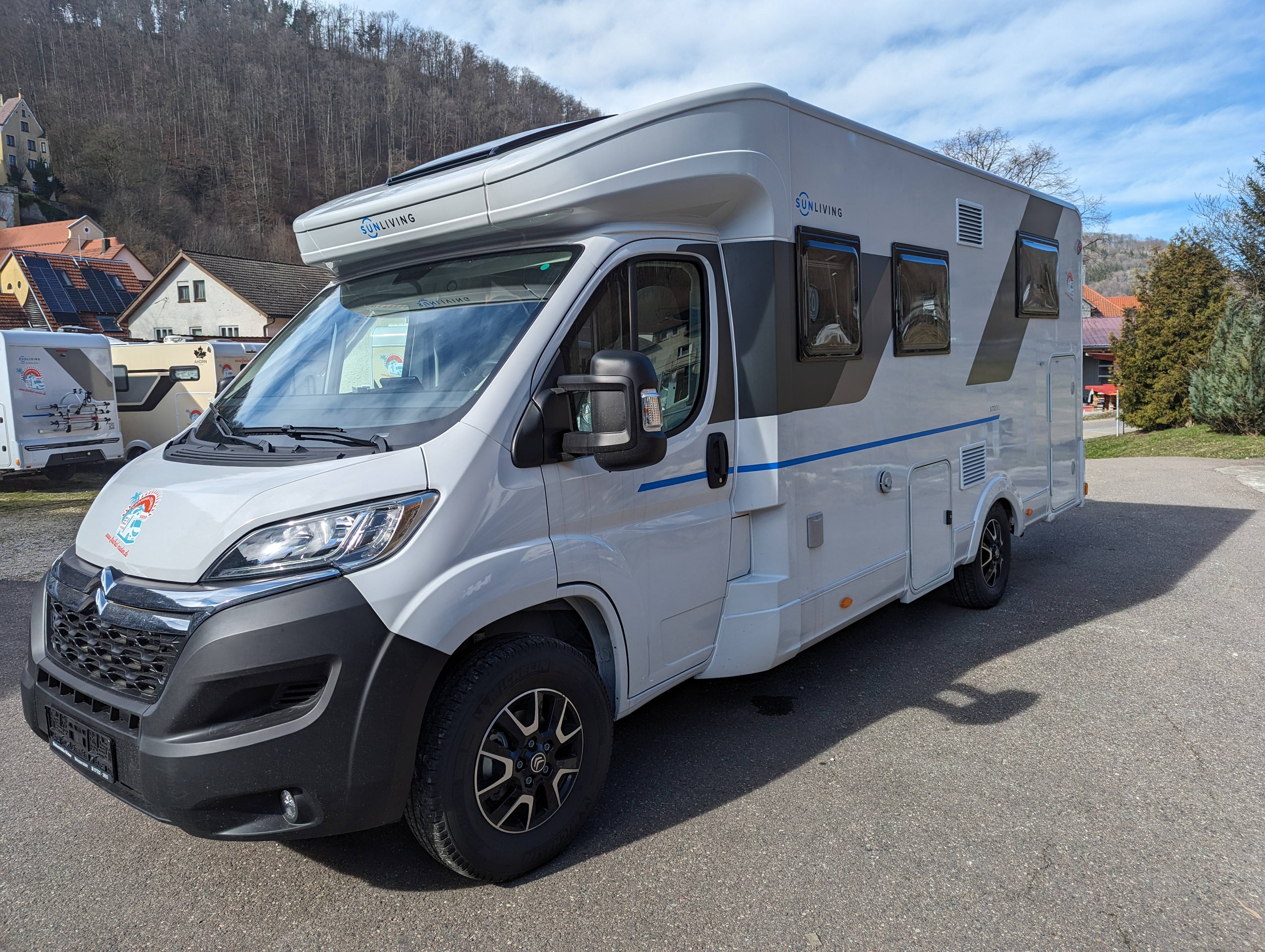 Wohnmobilhändler - Sun Living S72DL