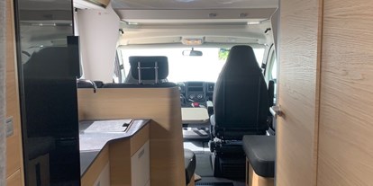 Caravan dealer - geeignet für: Senioren - Wohnmobile Röder ADRIA Coral XL 660 SL