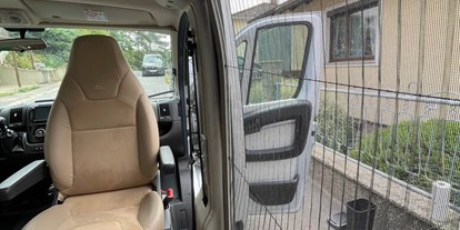 Caravan dealer - Fahrzeugzustand: gebraucht -  Adria Twin 600 SP Wohnmobil
