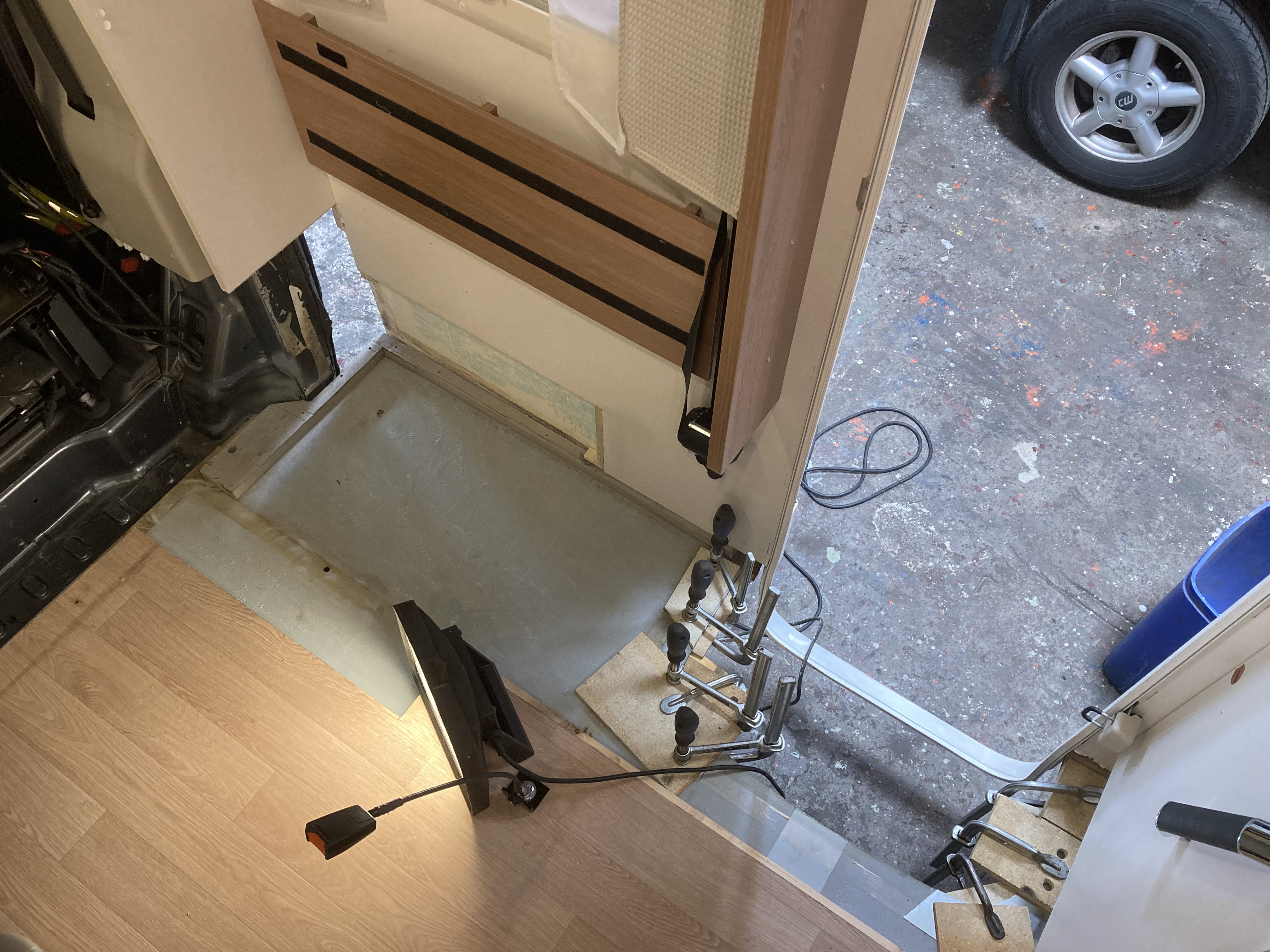 Wohnmobilhändler - Behebung grober Wasserschaden - Wohnmobil-Klinik