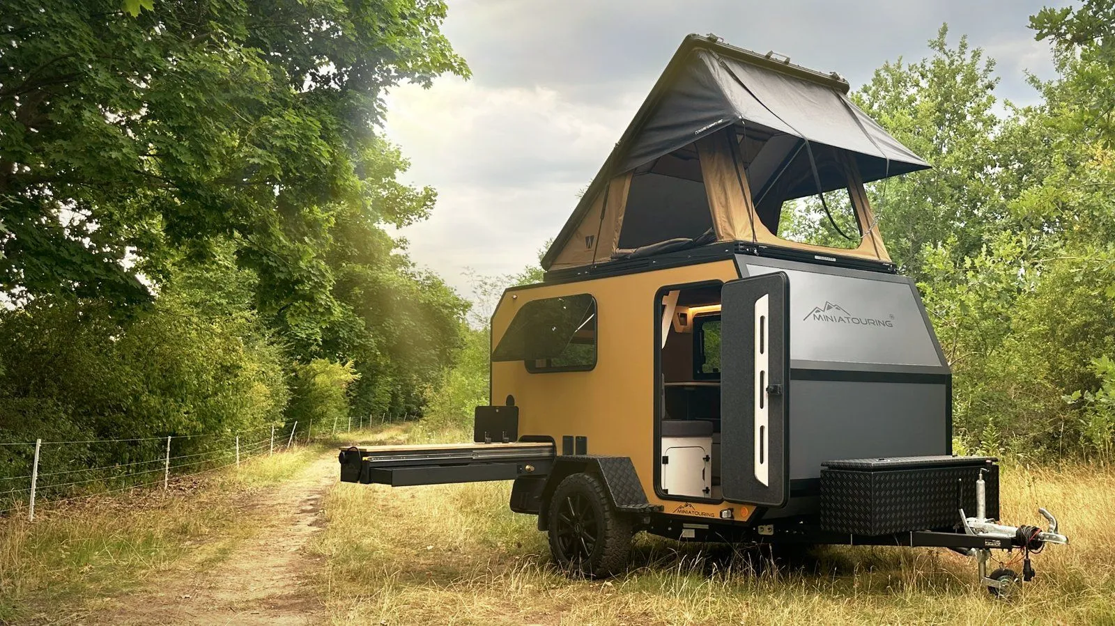 Wohnmobilhändler - MINIATOURING Modell M23 - Caravea GmbH