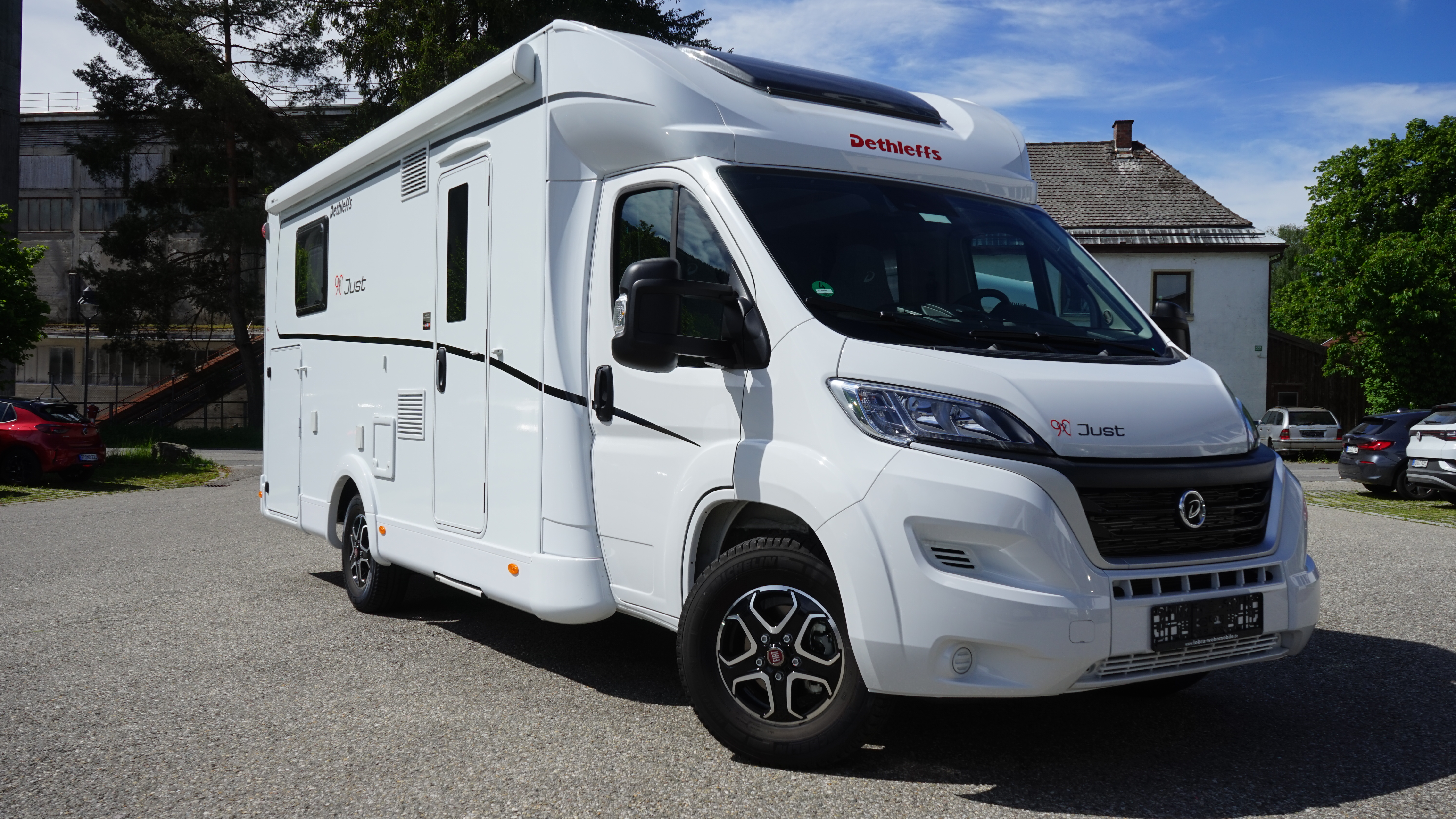 Reisemobil-Verkauf: The Camper Rent GmbH: Dethleffs Just Camp T 7052 DBM