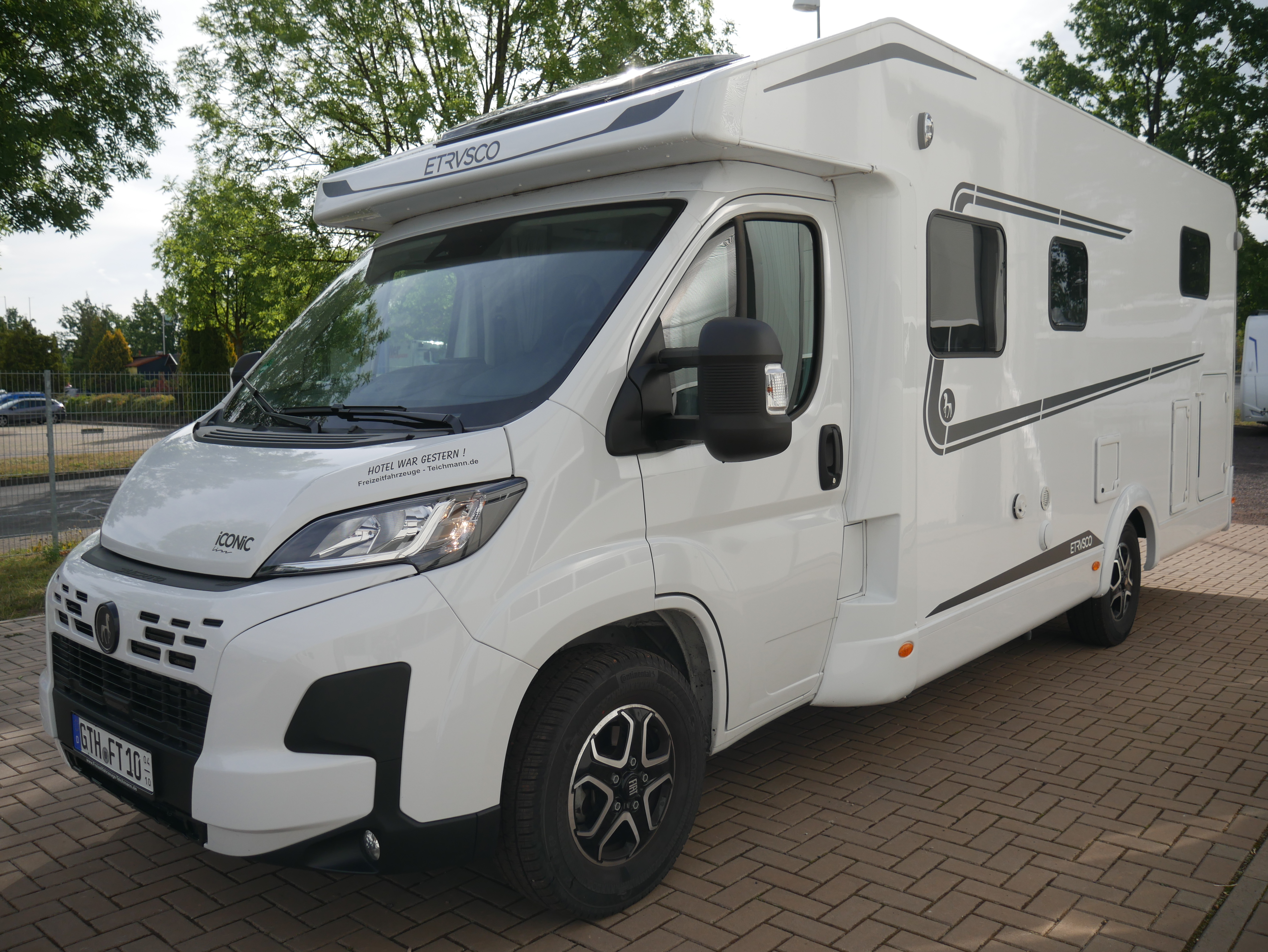 Wohnmobilhändler - Etrusco T 7.4 SBC SAT-TV/Markise/Fahrradträger