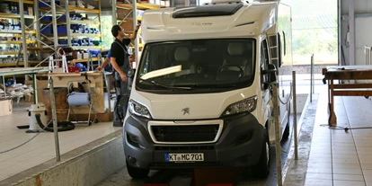 Caravan dealer - Vermietung Wohnwagen - Germany - Einbauten und Reparaturen führen wir in unserer qualifizierten Fachwerkstatt durch. - maincamp GmbH