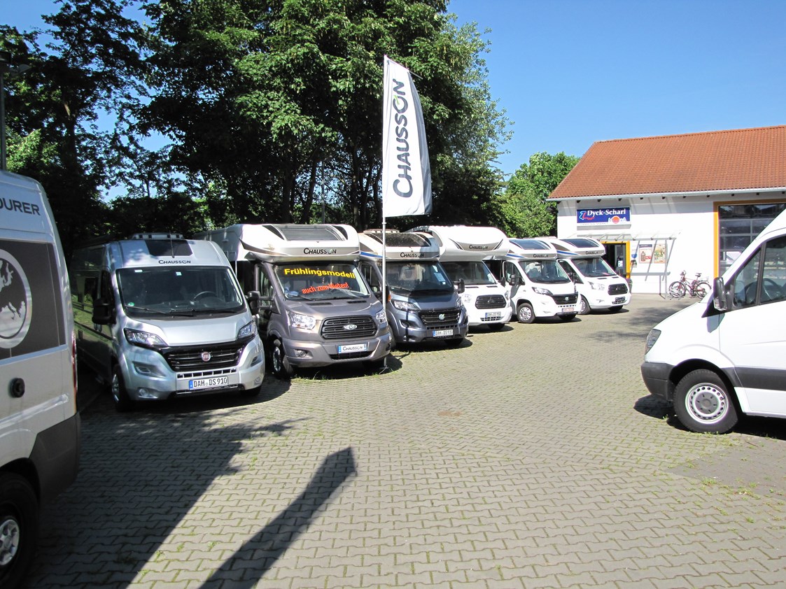 Wohnmobilhändler: große Auswahl an Fahrzeugen - neu und gebraucht - Dyck-Scharl Caravaning