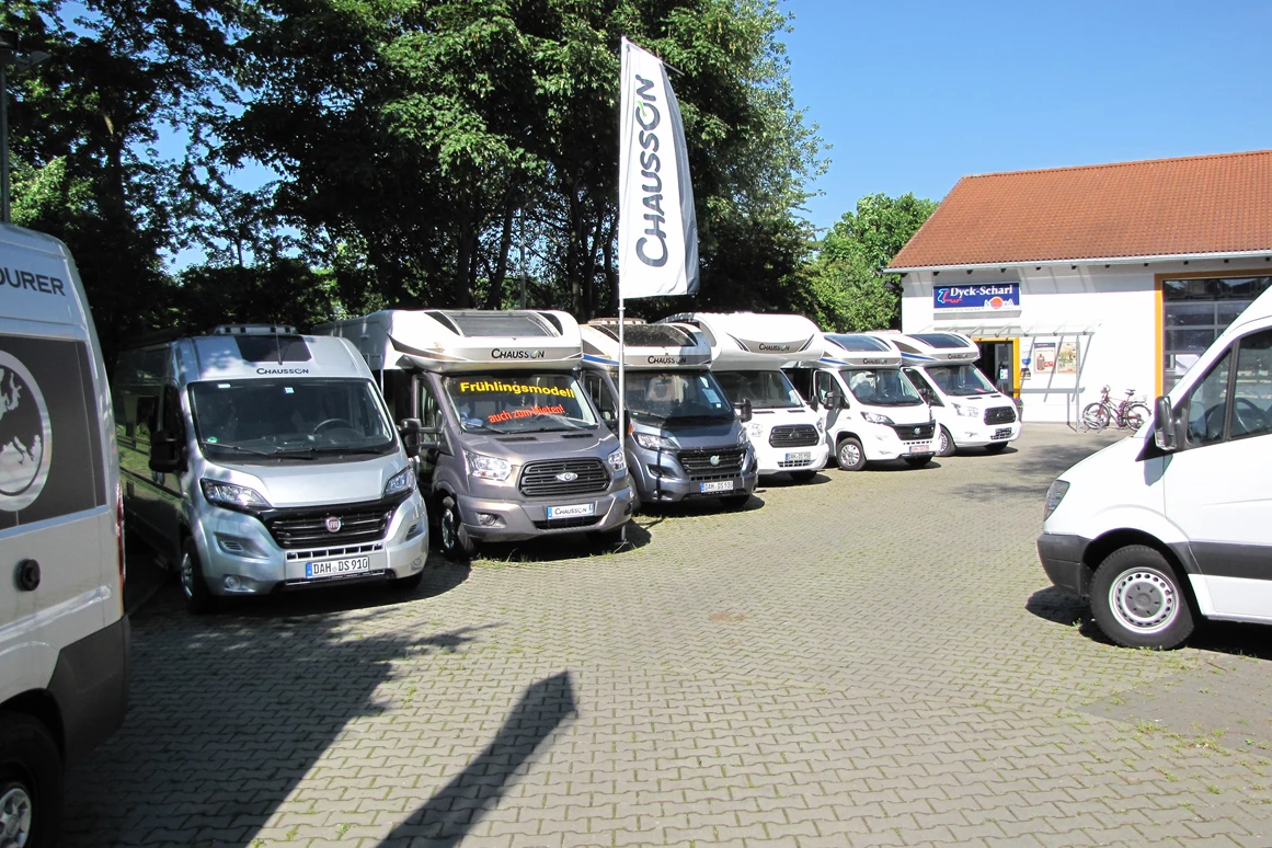 Wohnmobilhändler: große Auswahl an Fahrzeugen - neu und gebraucht - Dyck-Scharl Caravaning