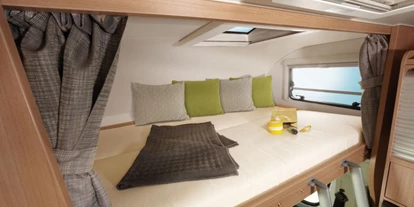 Wohnwagenhändler - Metzingen - Wohnmobil günstig mieten mit Alkoven bei Albcamper.de - AlbCamper Wohnmobilvermietung, Wohnmobil mieten
