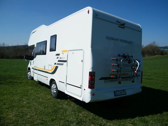 Wohnmobilhändler: Wohnmobil mieten mit Fahrradträger 4-fach - AlbCamper Wohnmobilvermietung, Wohnmobil mieten