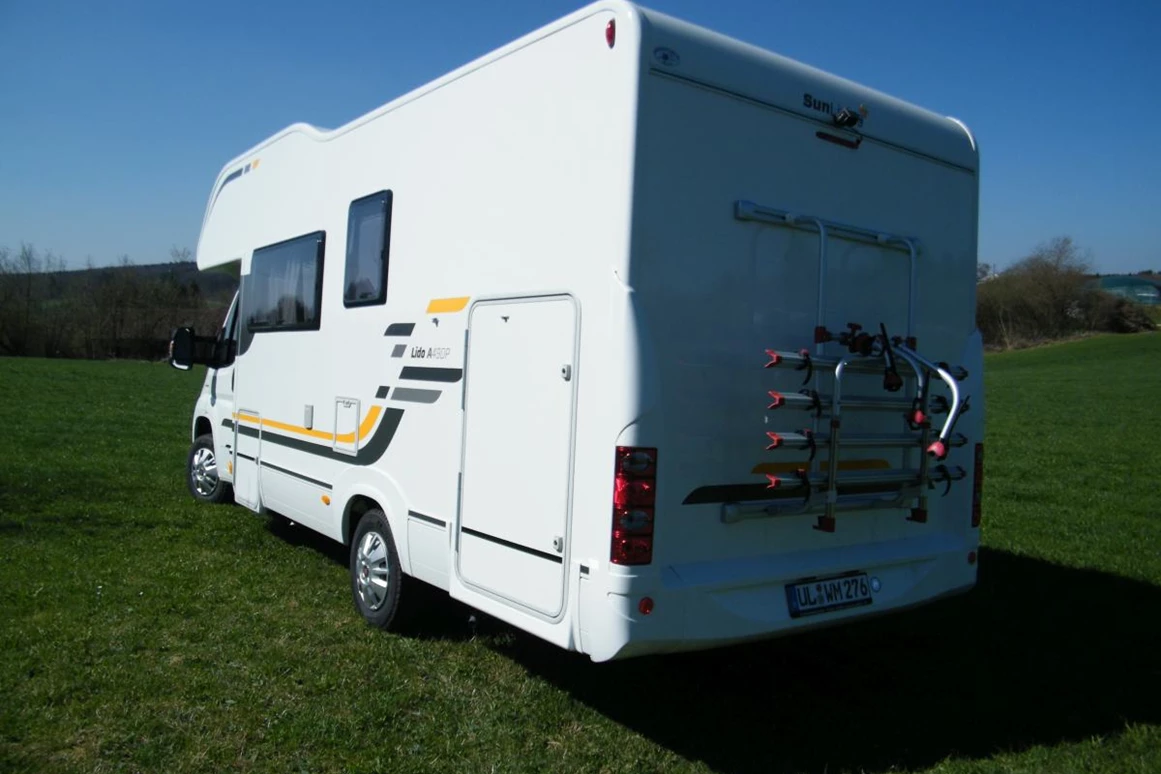 Wohnmobilhändler: Wohnmobil mieten mit Fahrradträger 4-fach - AlbCamper Wohnmobilvermietung, Wohnmobil mieten