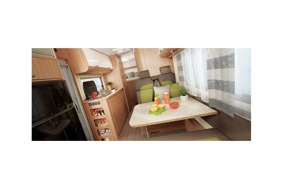 Wohnmobilhändler: Wohnmobilvermietung mit Alkoven - AlbCamper Wohnmobilvermietung, Wohnmobil mieten